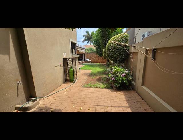 4 BEDROOM HOUSE FOR SALE IN ROSE ACRES ESTATE